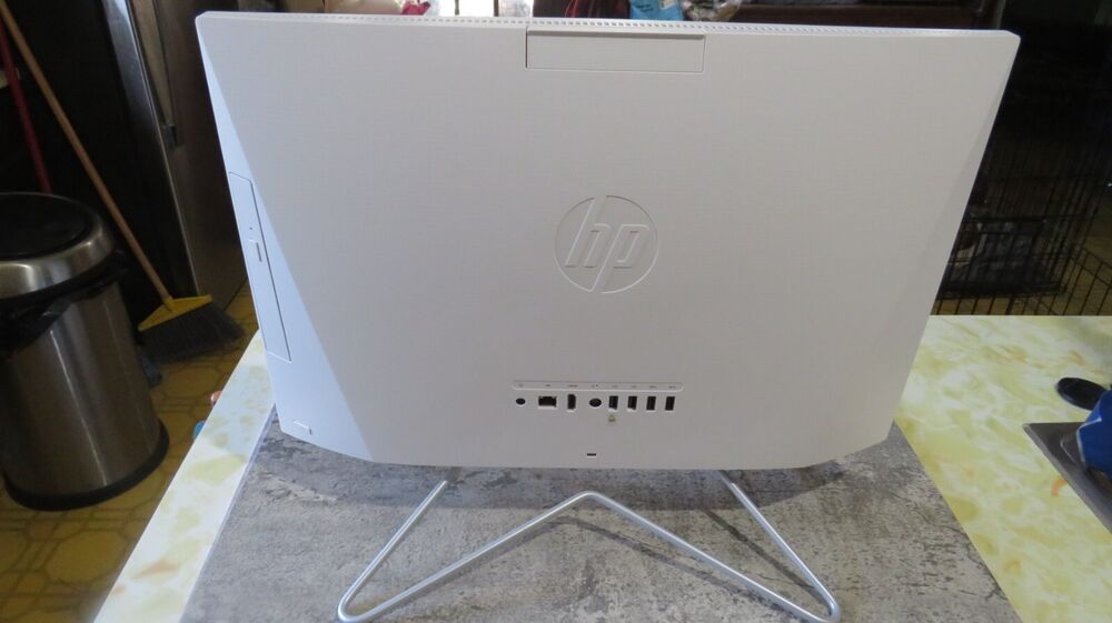 HP 22 All-in-One PC with AMD Athlon Gold 3150U, 4GB RAM, 256GB SSD